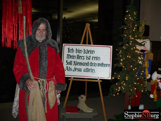 Caption: St. Nikolaus as portrayed by Michael Gene Krause at the Sophienburg Museum 2009.