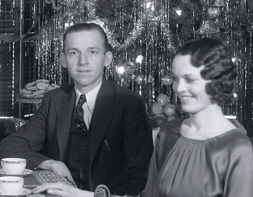 Photo: Alfred Schalausky Family with lighted Christmas tree, 1932.