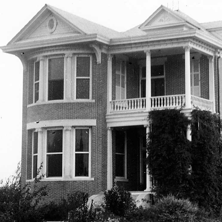 Dittlinger house, 372 S. Magazine, circa 1920