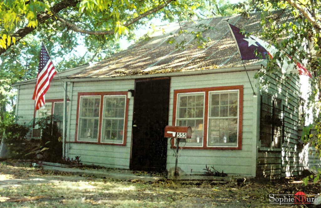 PHOTO CAPTION: Scholl Peters house at 555 Comal in 1999. 