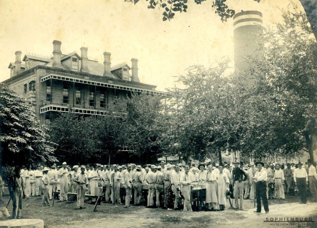 Photo Caption: Picnic at Huntsville Prison, July 4, 1911.